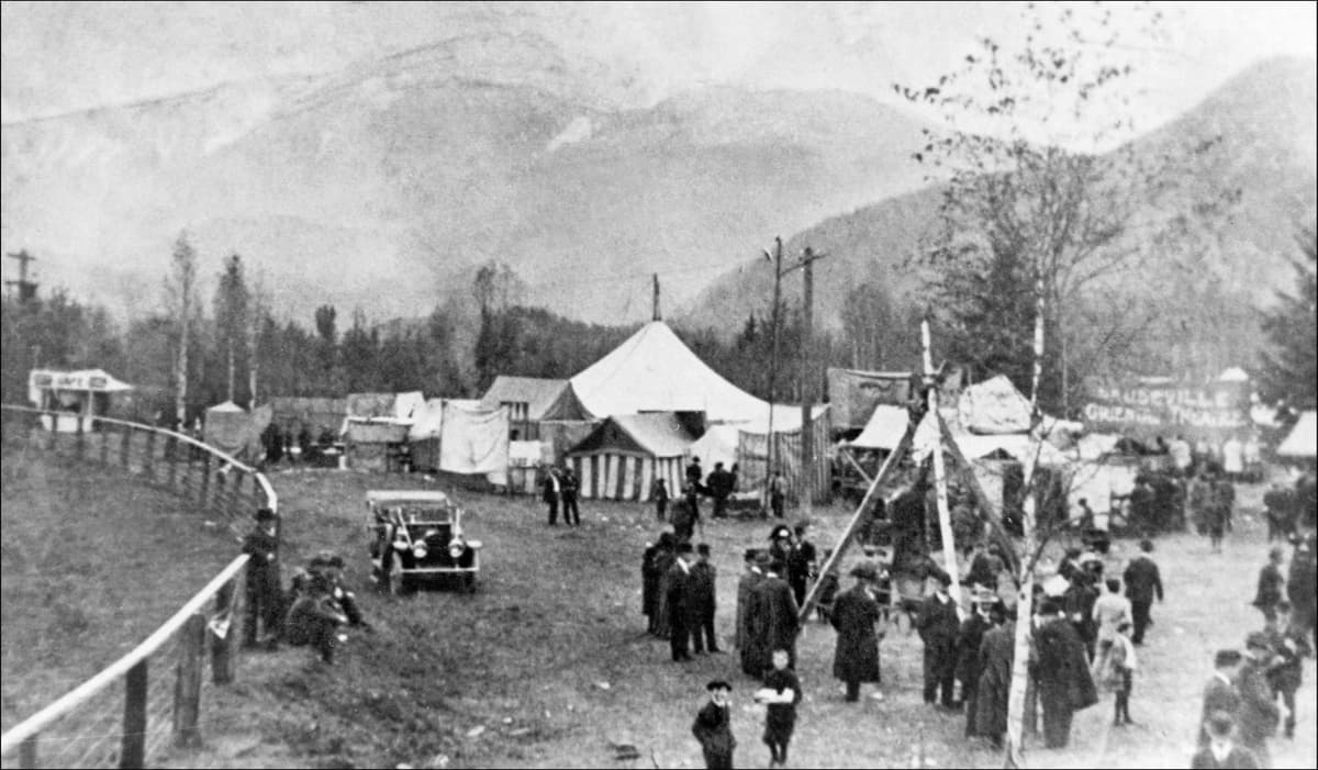 photo scan of fall fair