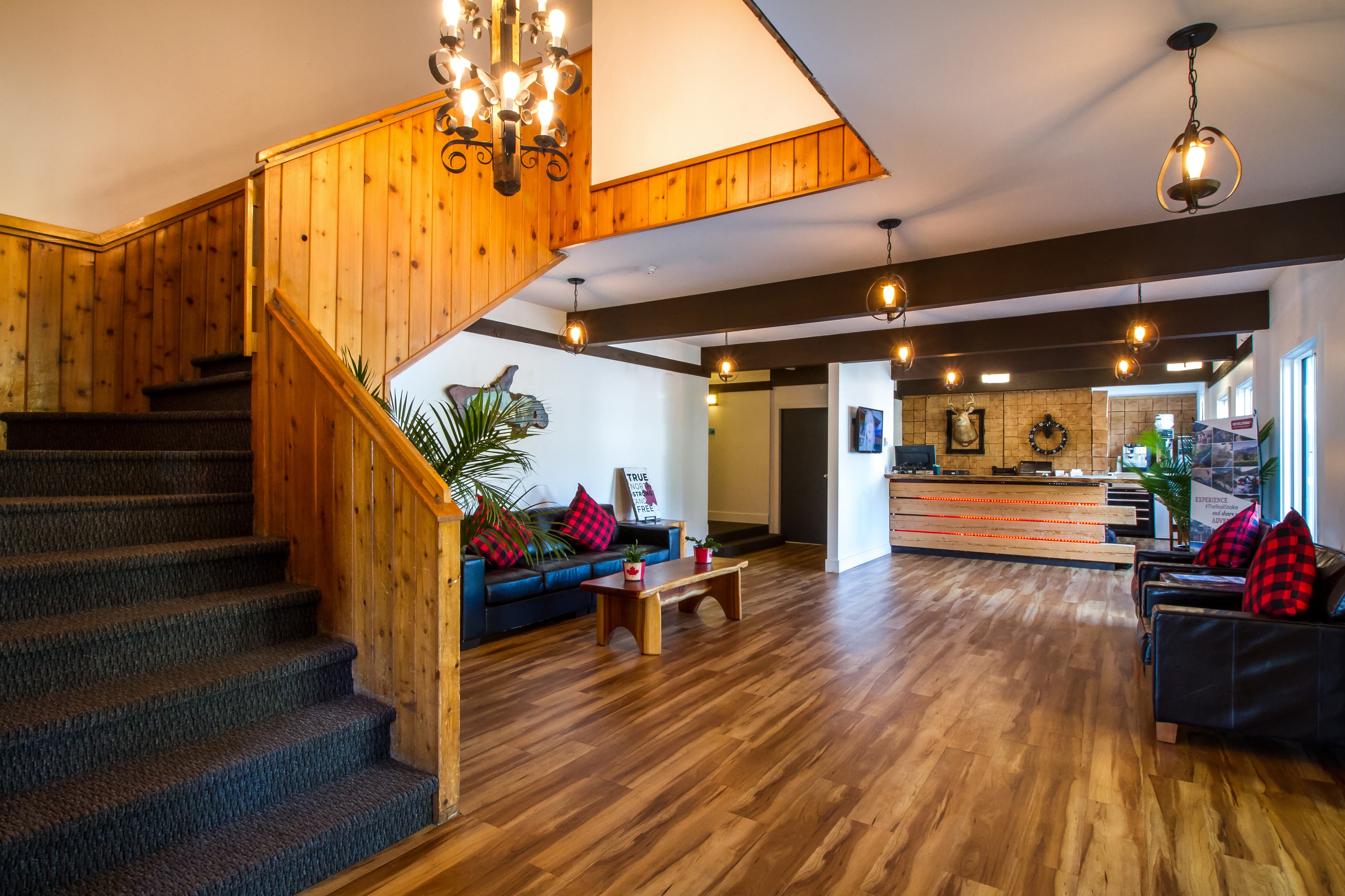 entry to hotel with front desk