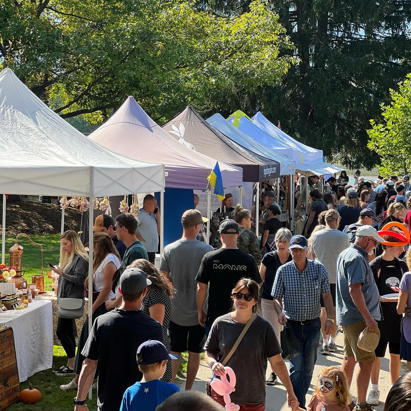 market festival walkway