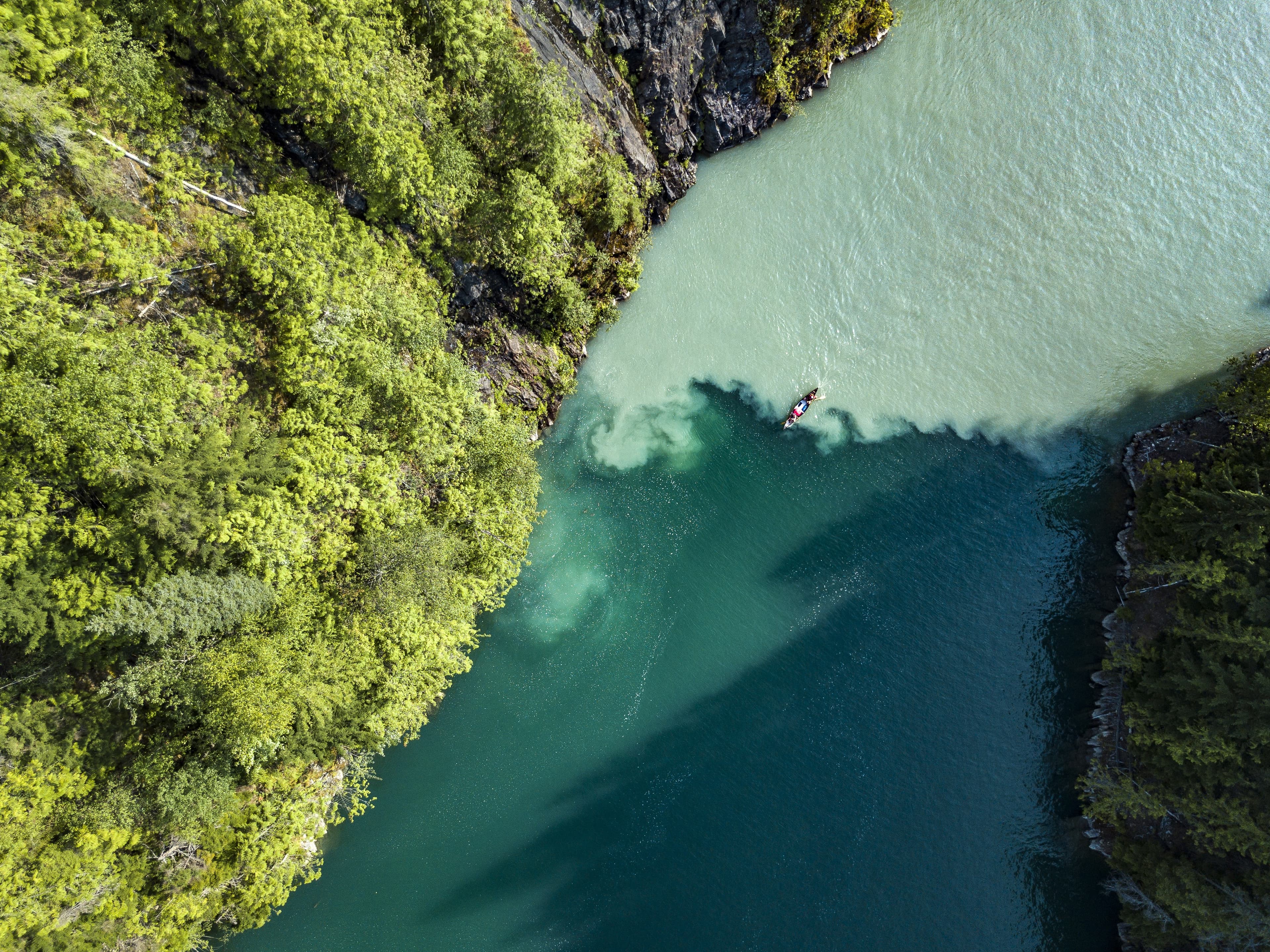 meeting of fresh water and glacier water