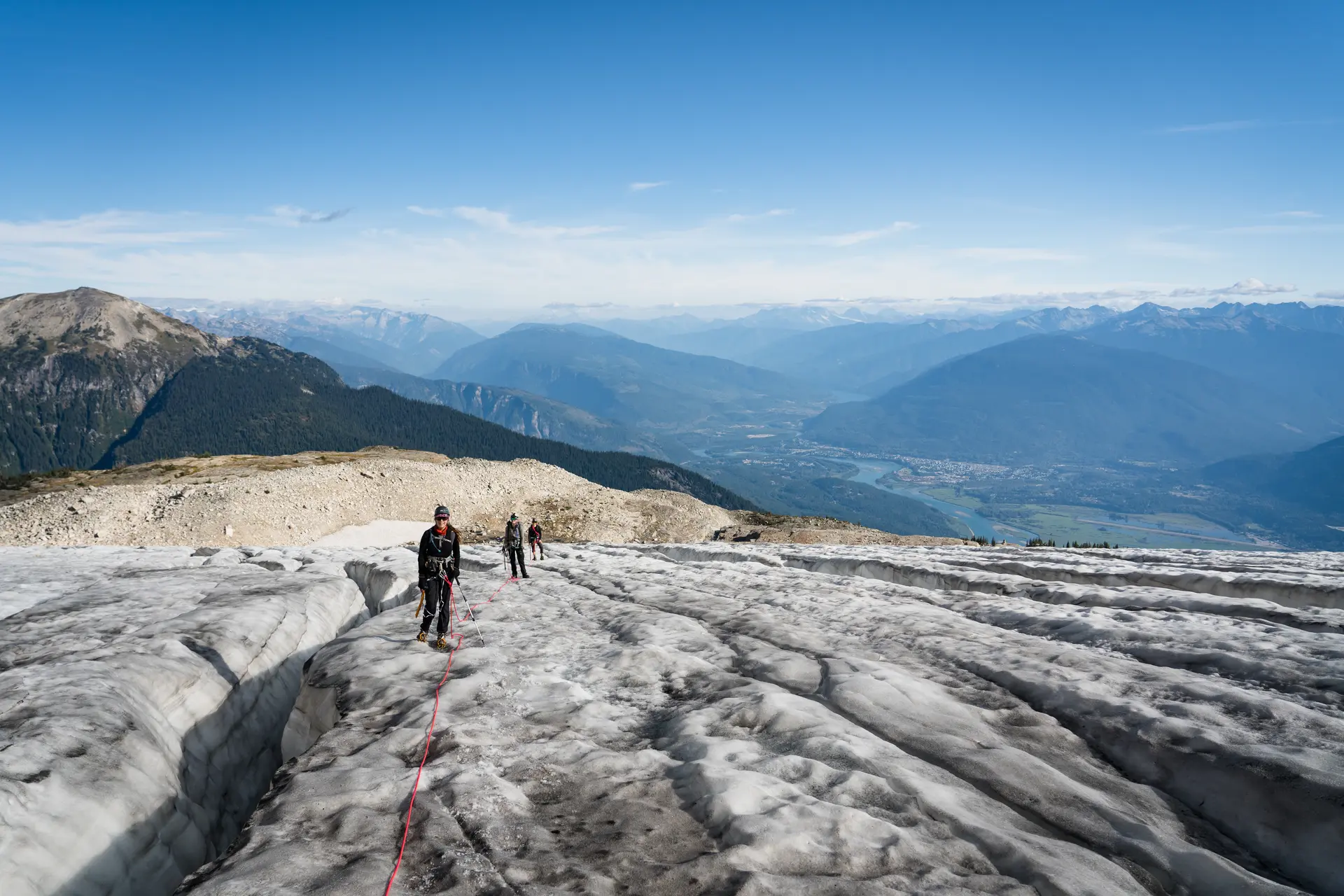 glacier travel group roped in