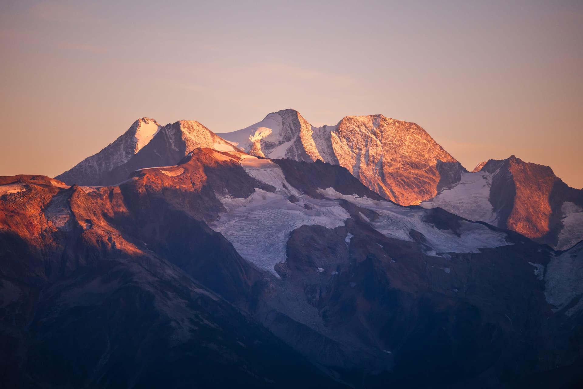 alpine sunset in glacier national park