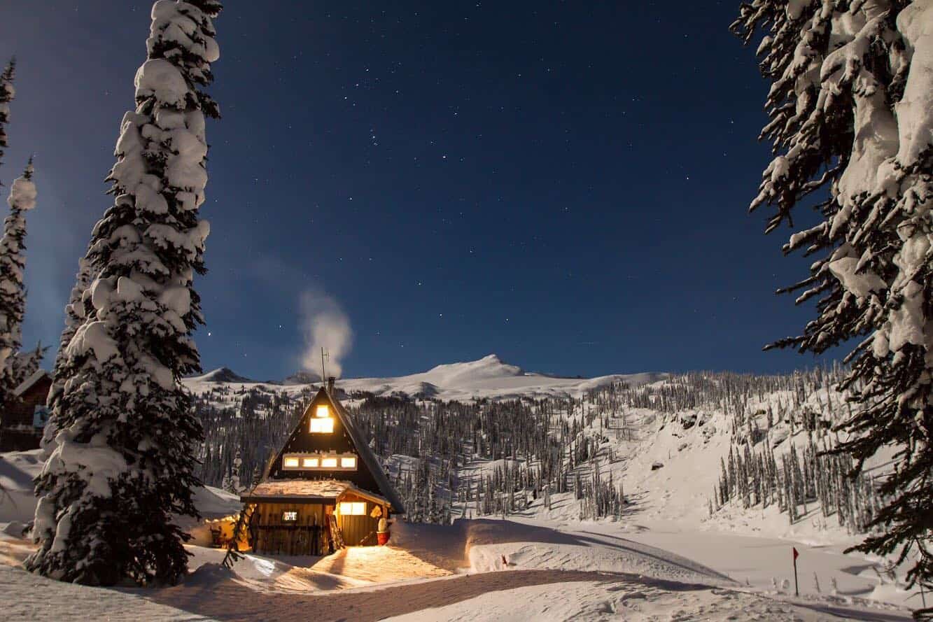 ski-winter-chalet-blanket-cabin