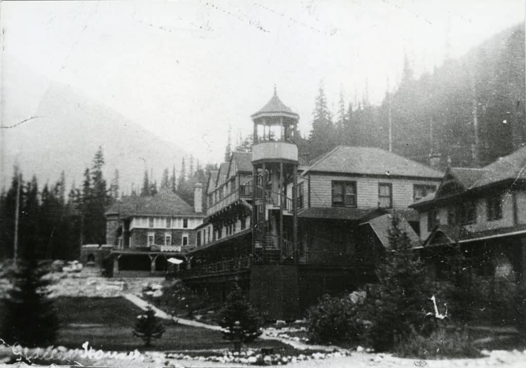 history-tourism-glacierhouse-1903-RMA