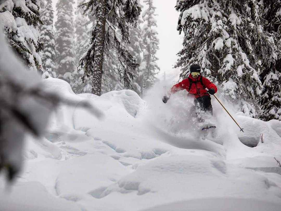 revelstoke-skiing-chair-resort