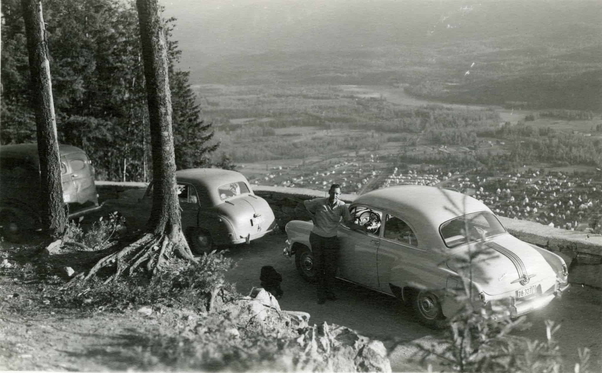 Historical image of cars in Mount Revelstoke National Park